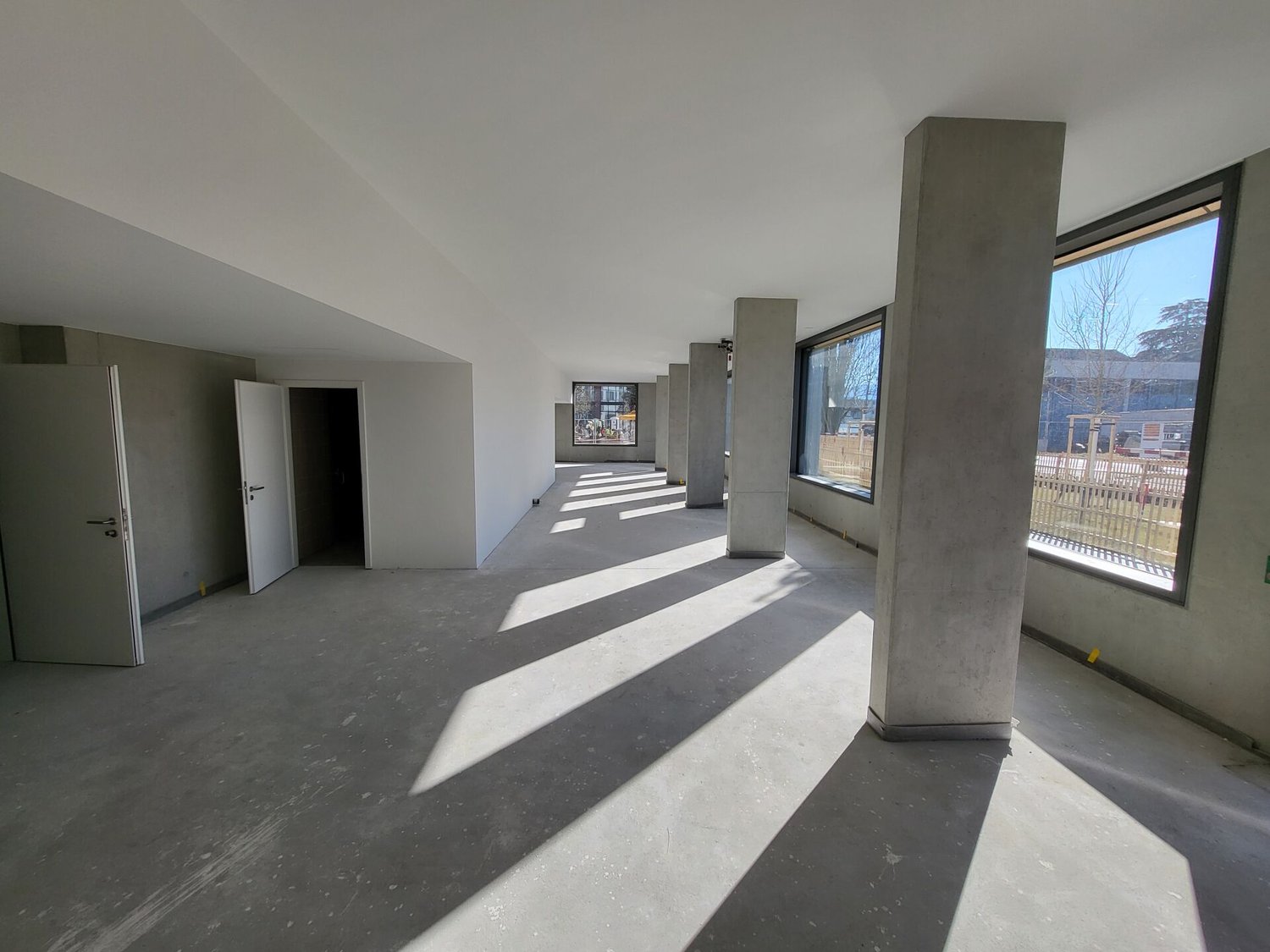 172m² office