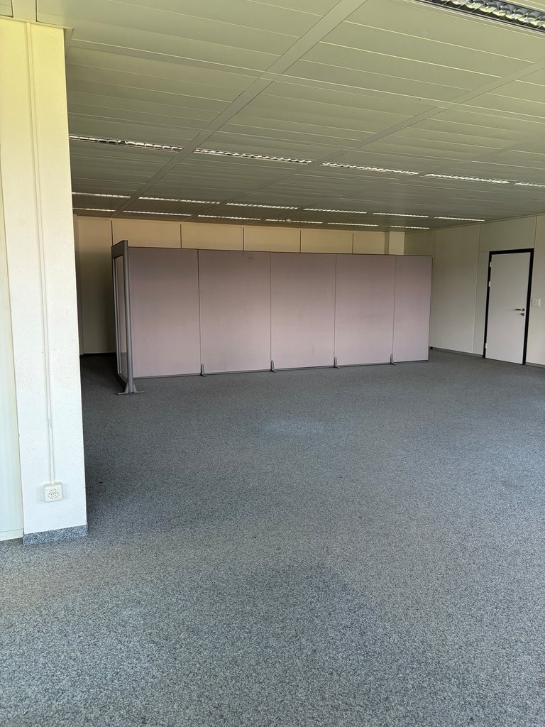 160m² office