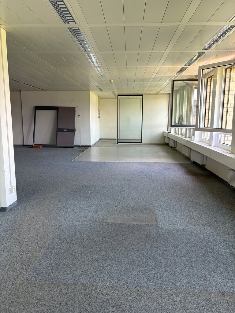 160m² office