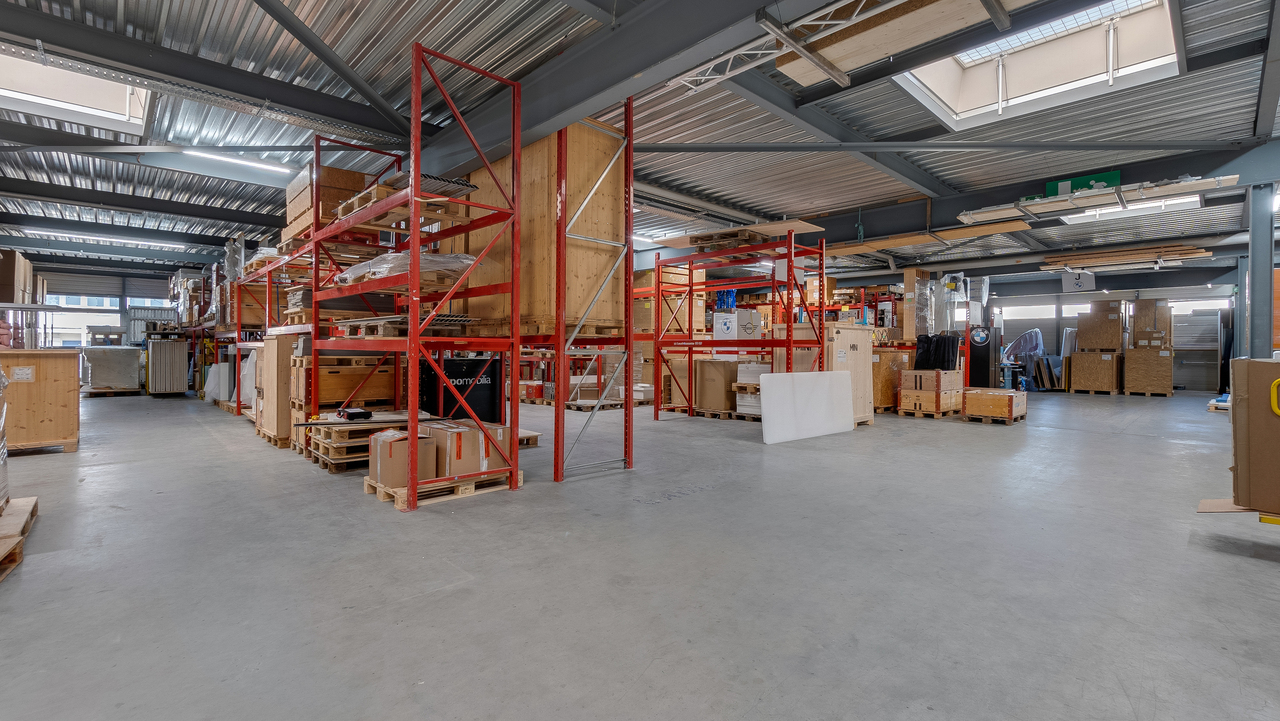 1000m² storage room