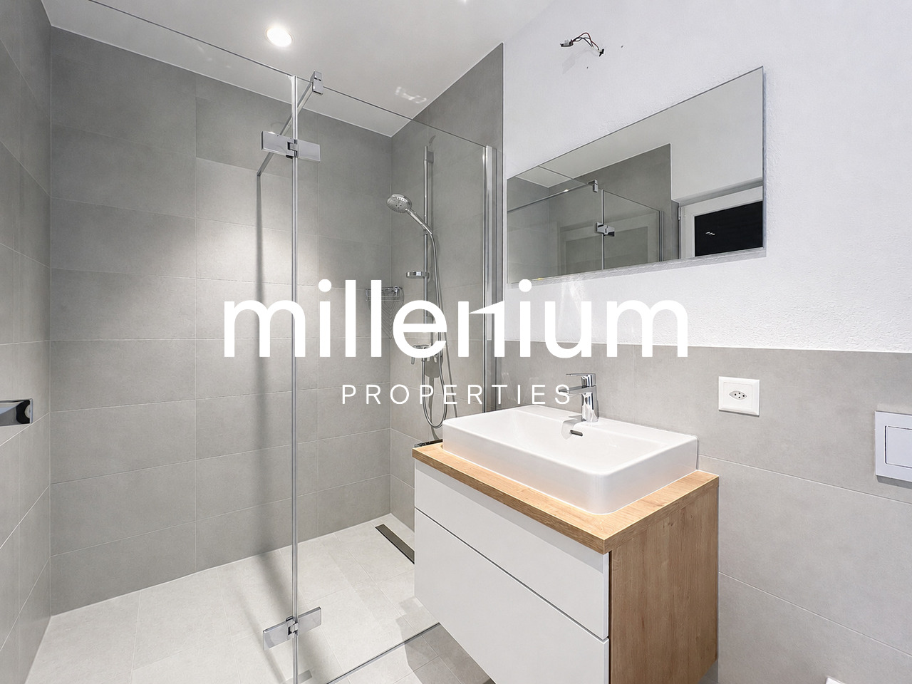 12-Zimmer-Einfamilienhaus