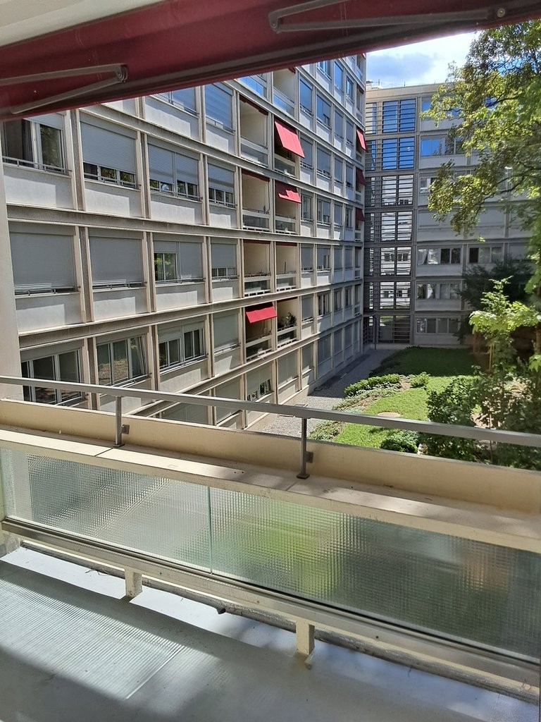 5 rooms apartment