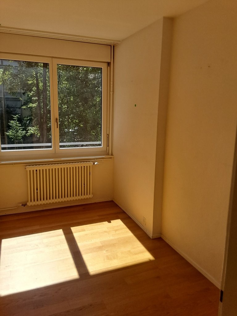 5 rooms apartment