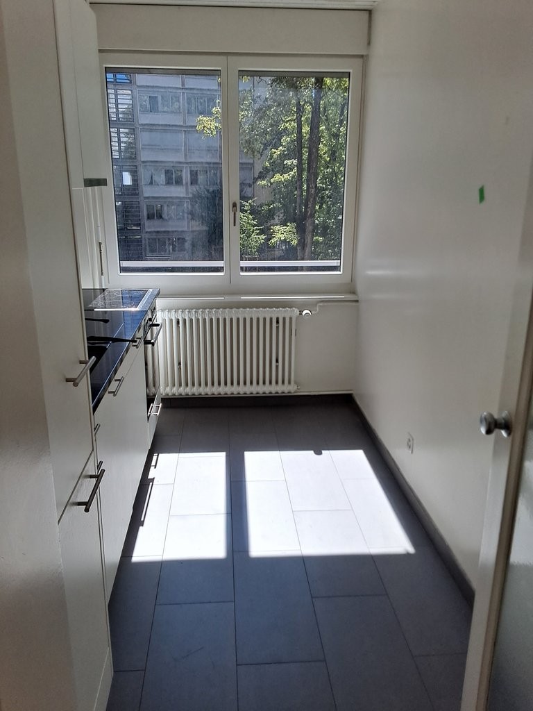 5 rooms apartment