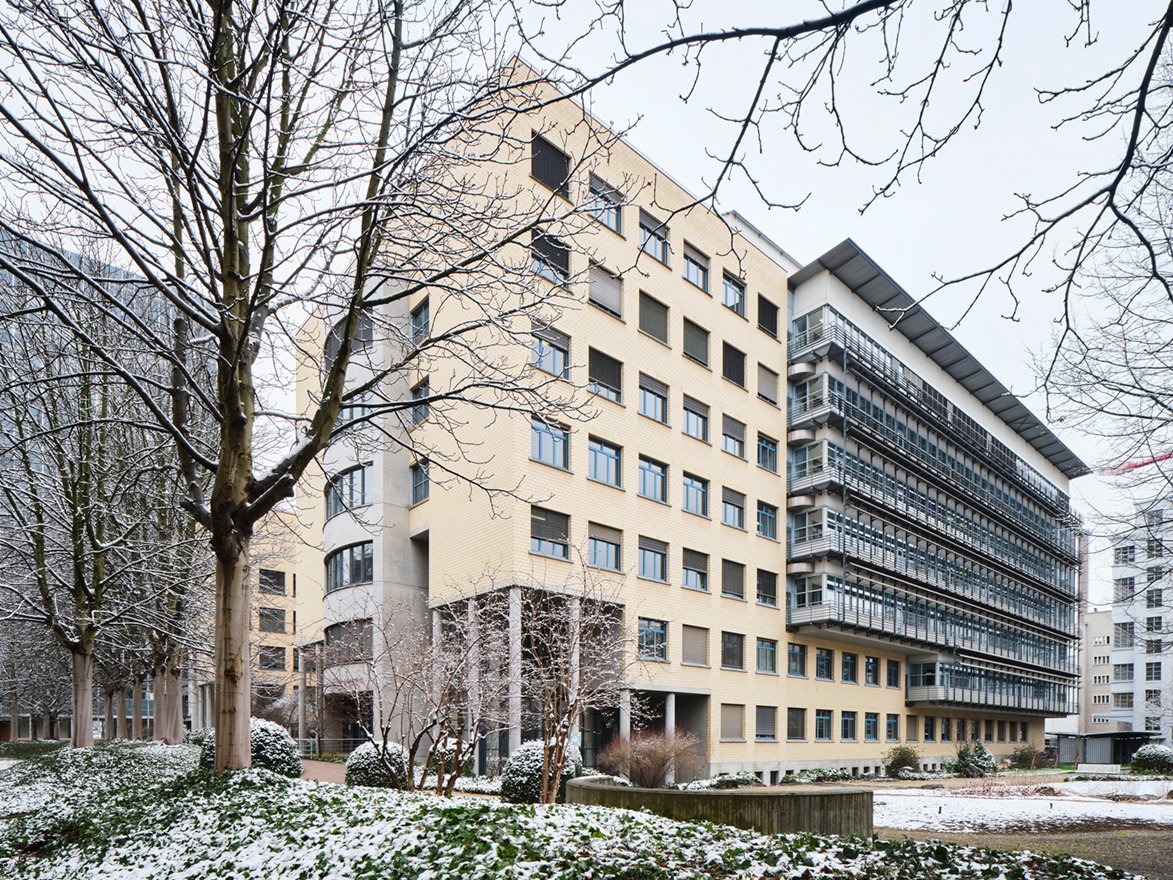 181m² commercial