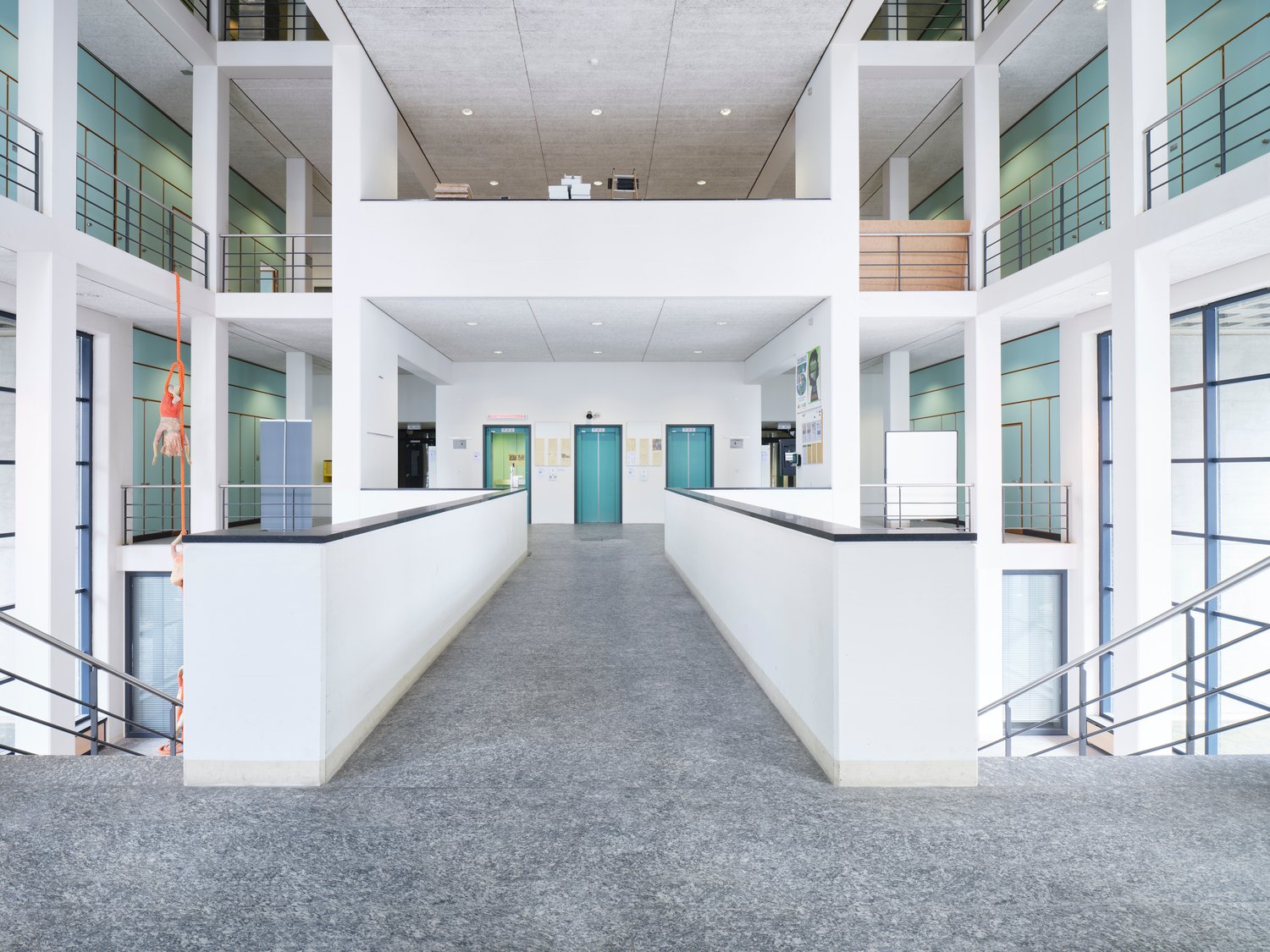 181m² commercial