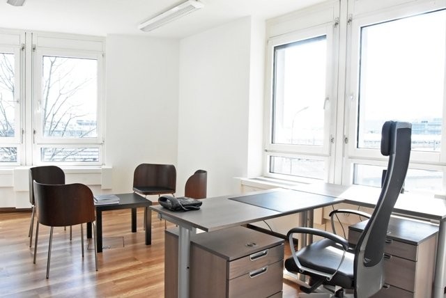 219m² office
