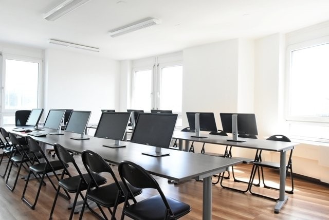 219m² office