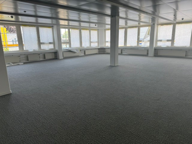 219m² office