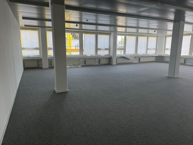 219m² office