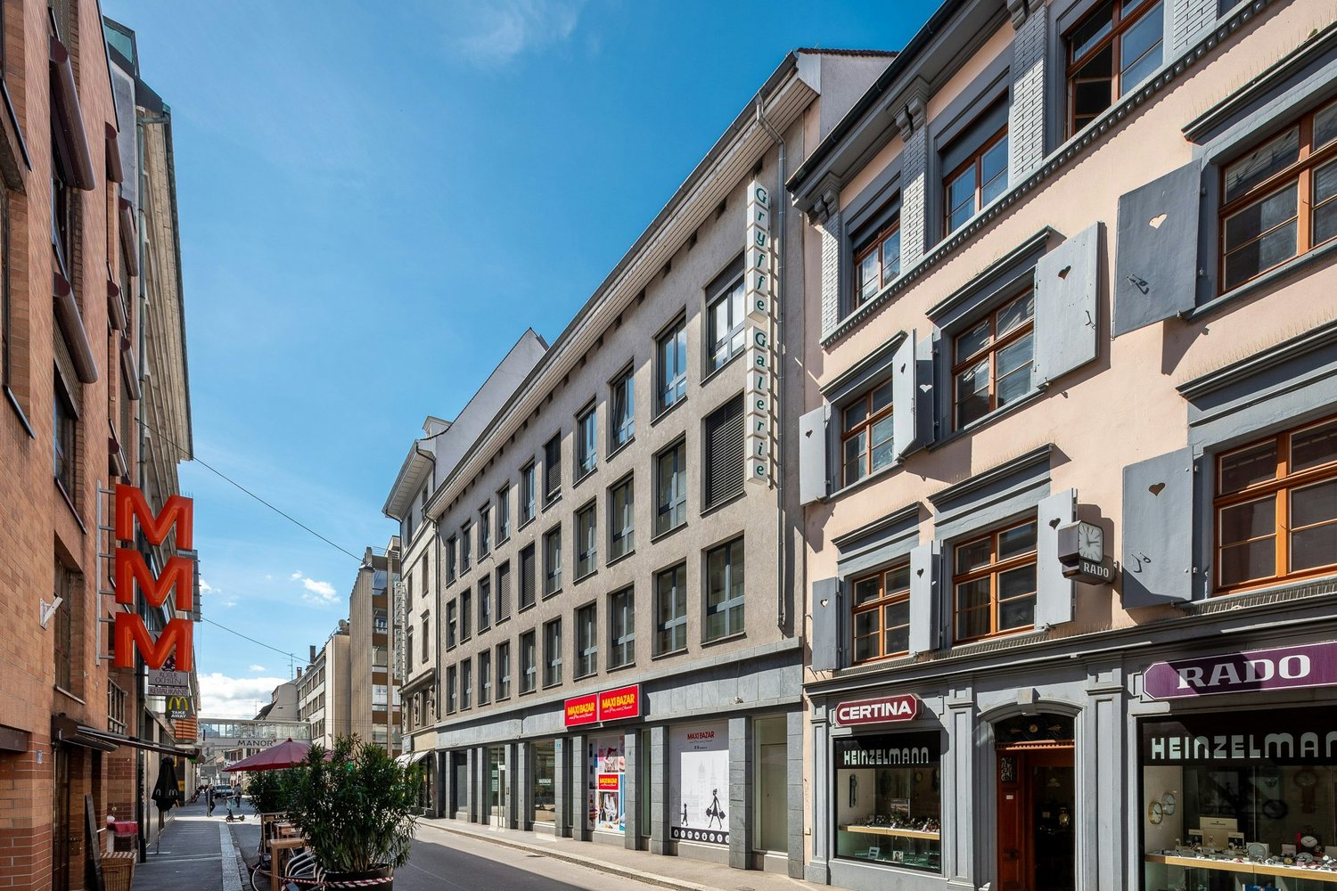 496m² commercial