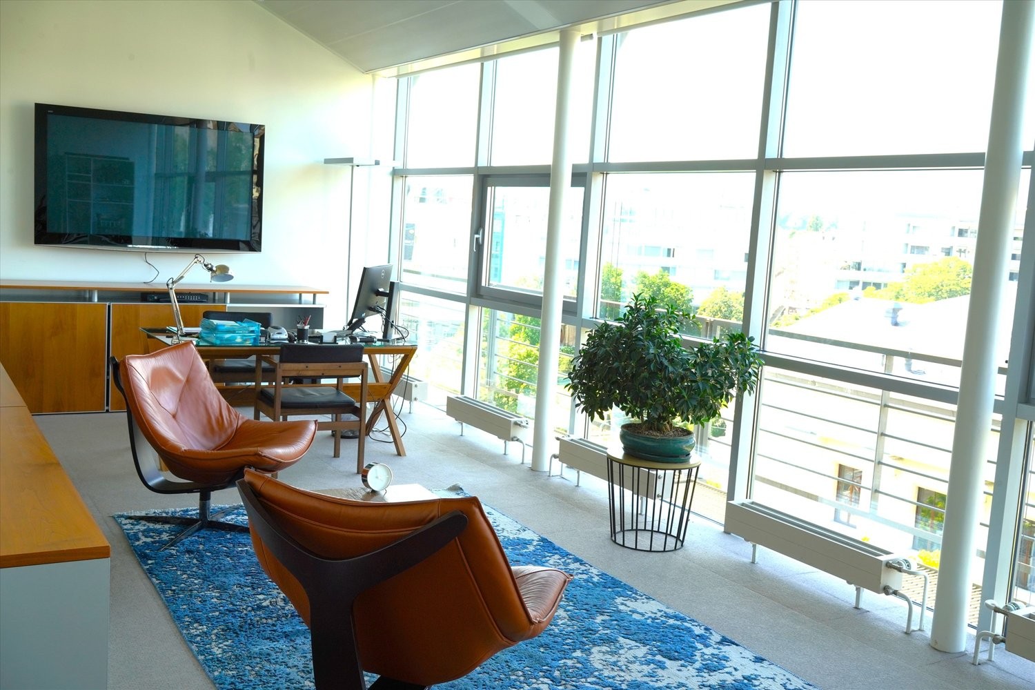 503m² office
