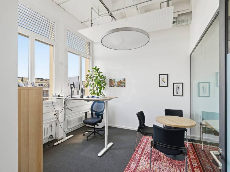 75m² office