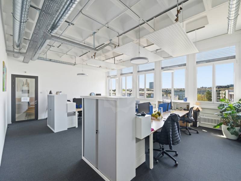 75m² office