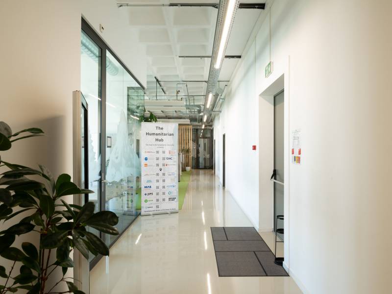 75m² office