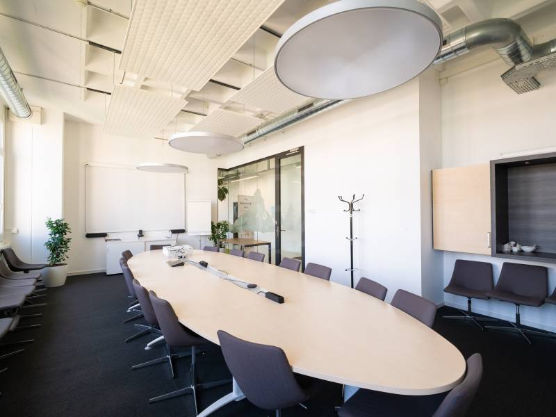 75m² office