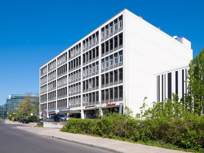 75m² office