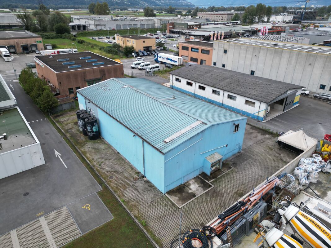 1316m² storage room
