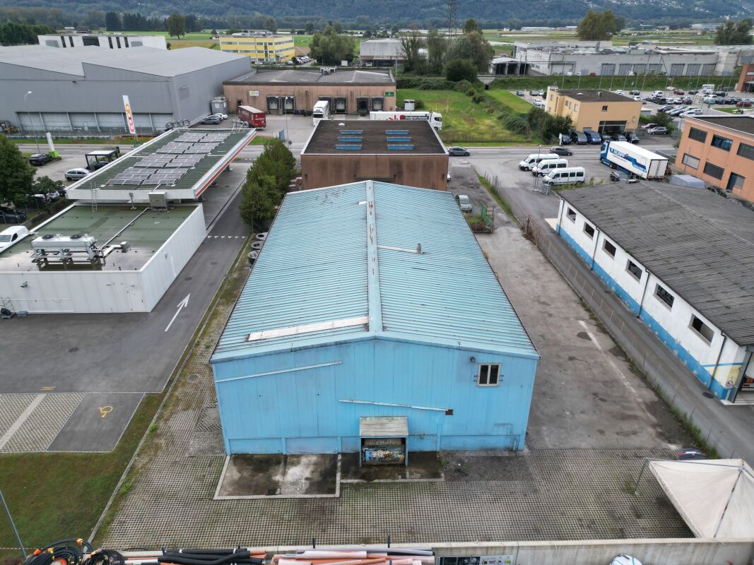 1316m² storage room