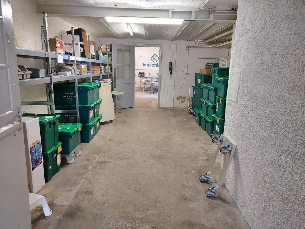 60m² commercial