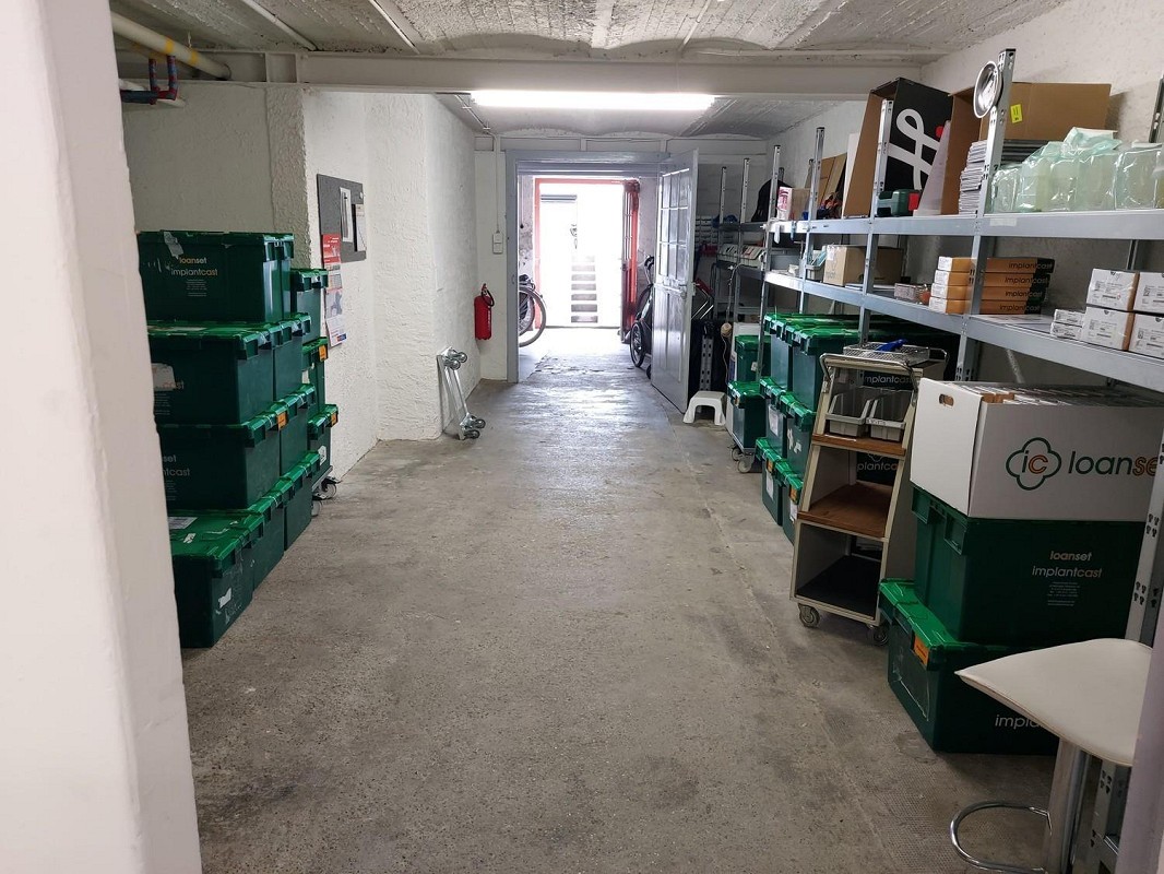 60m² commercial