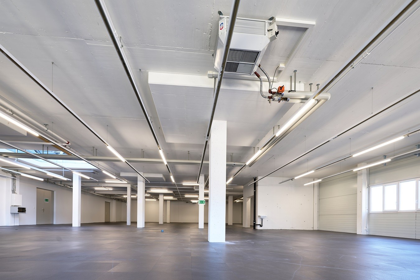 590m² commercial