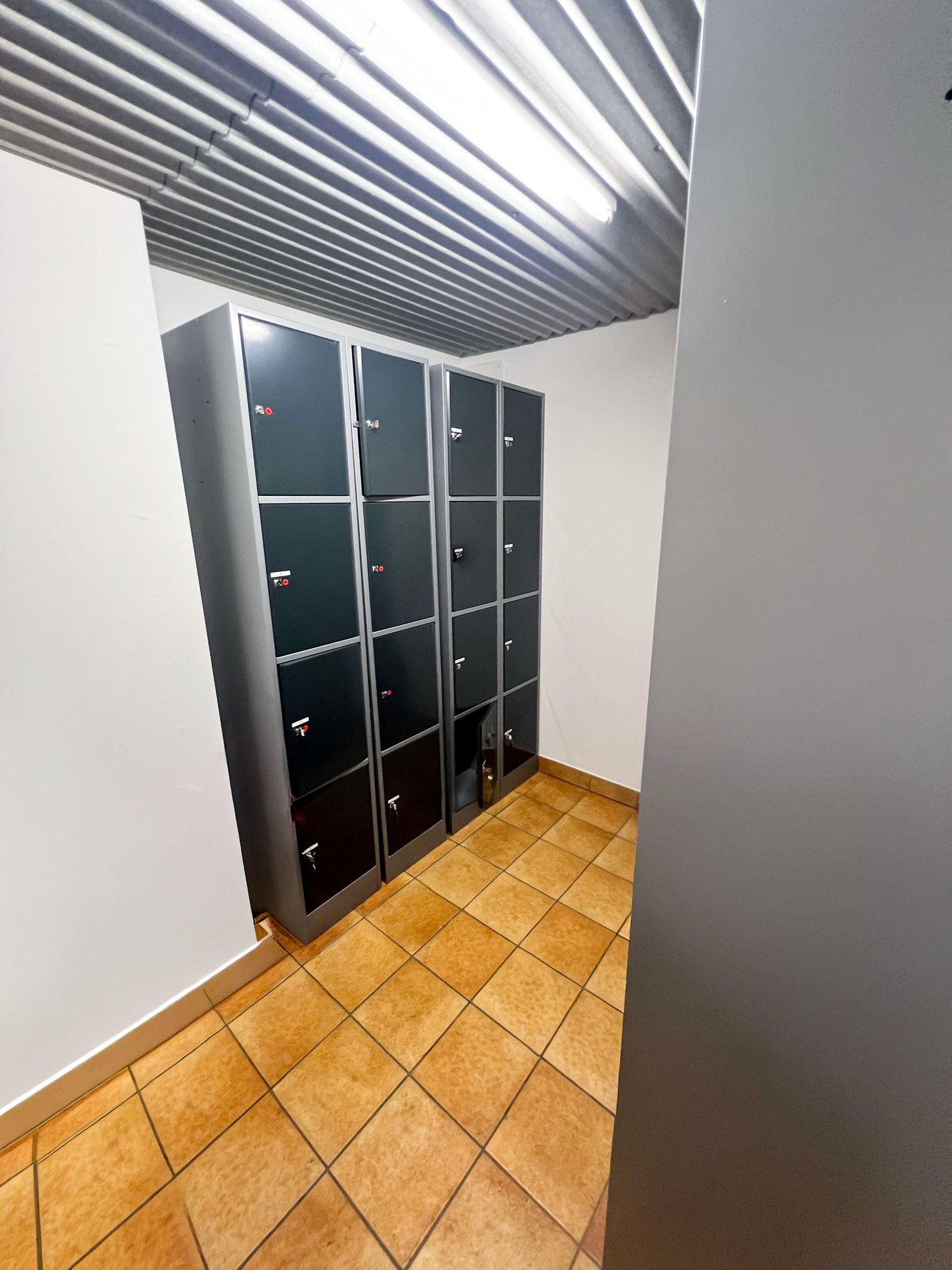 258m² commercial
