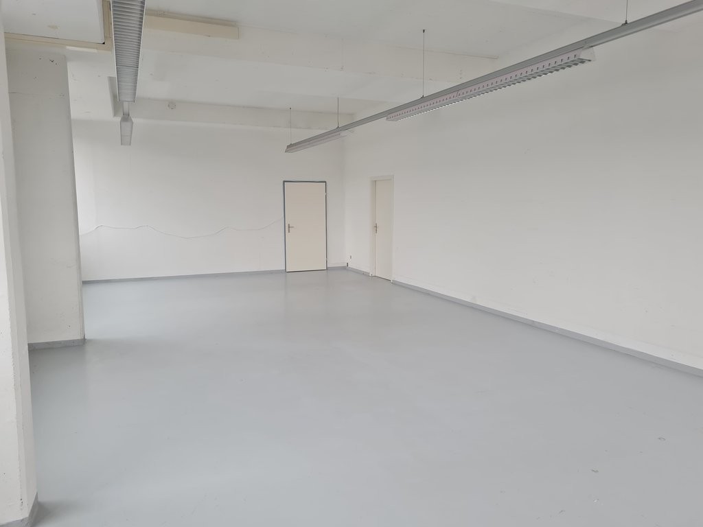75m² office