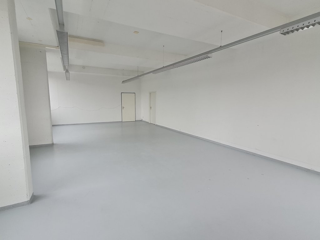 75m² office