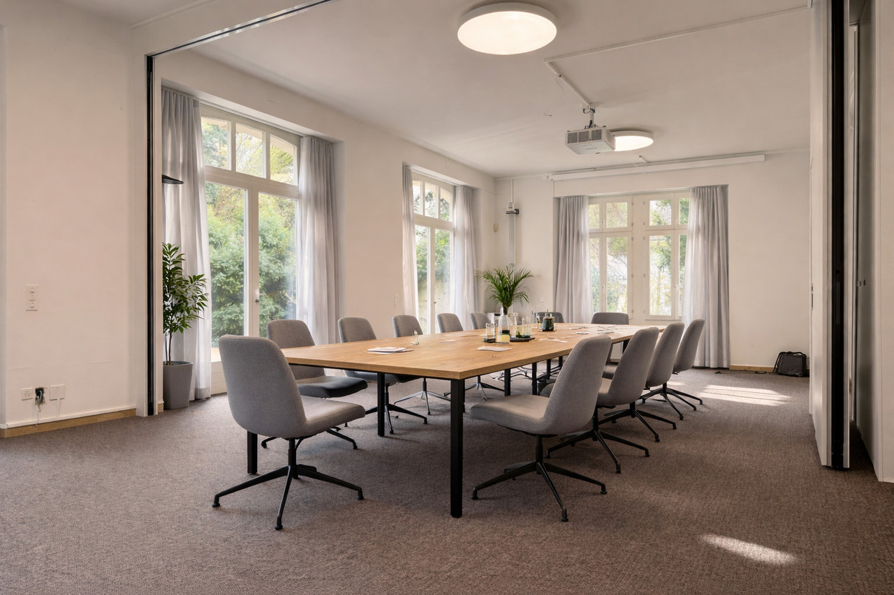 280m² office