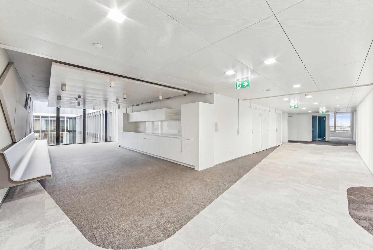 1183m² office