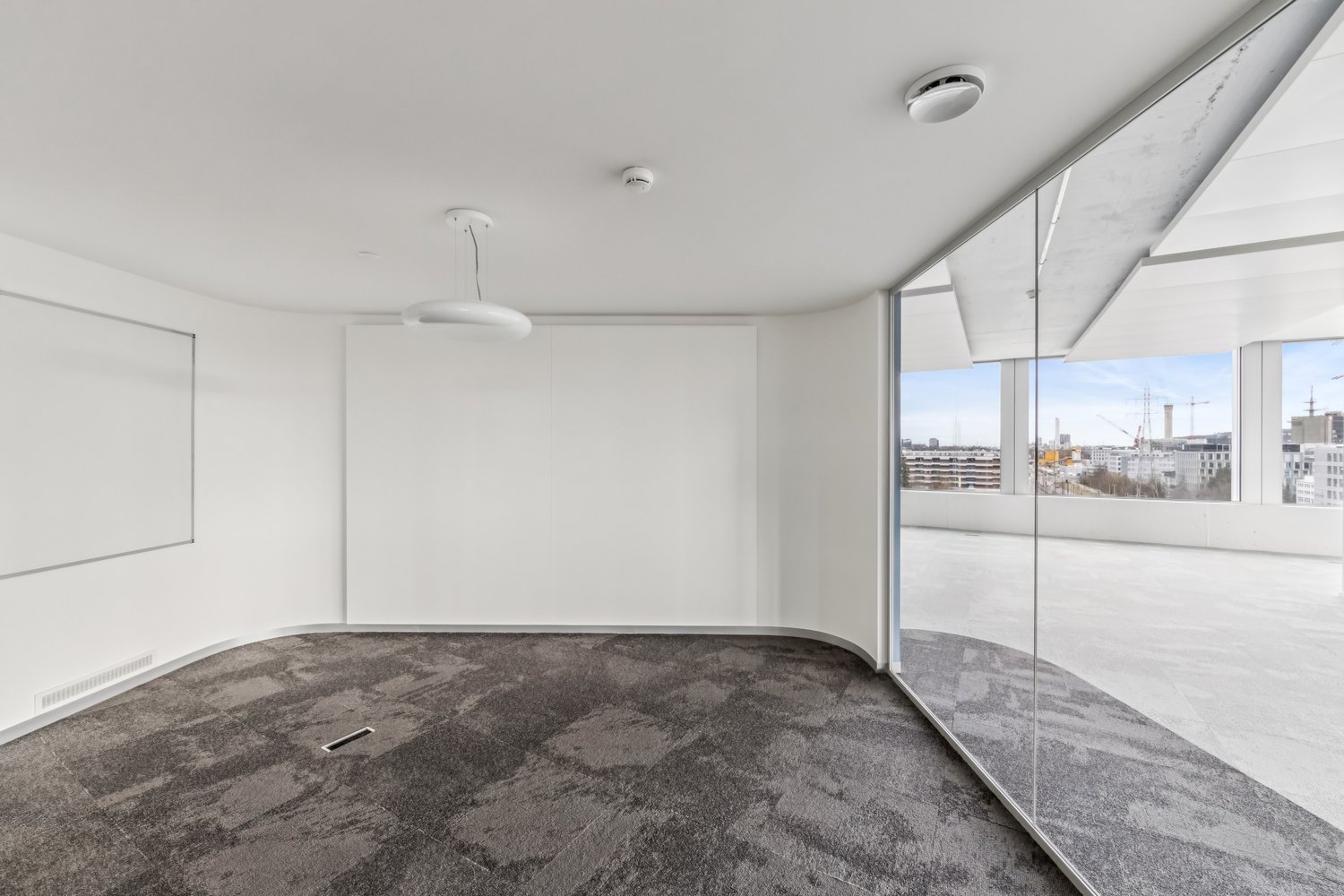 1183m² office
