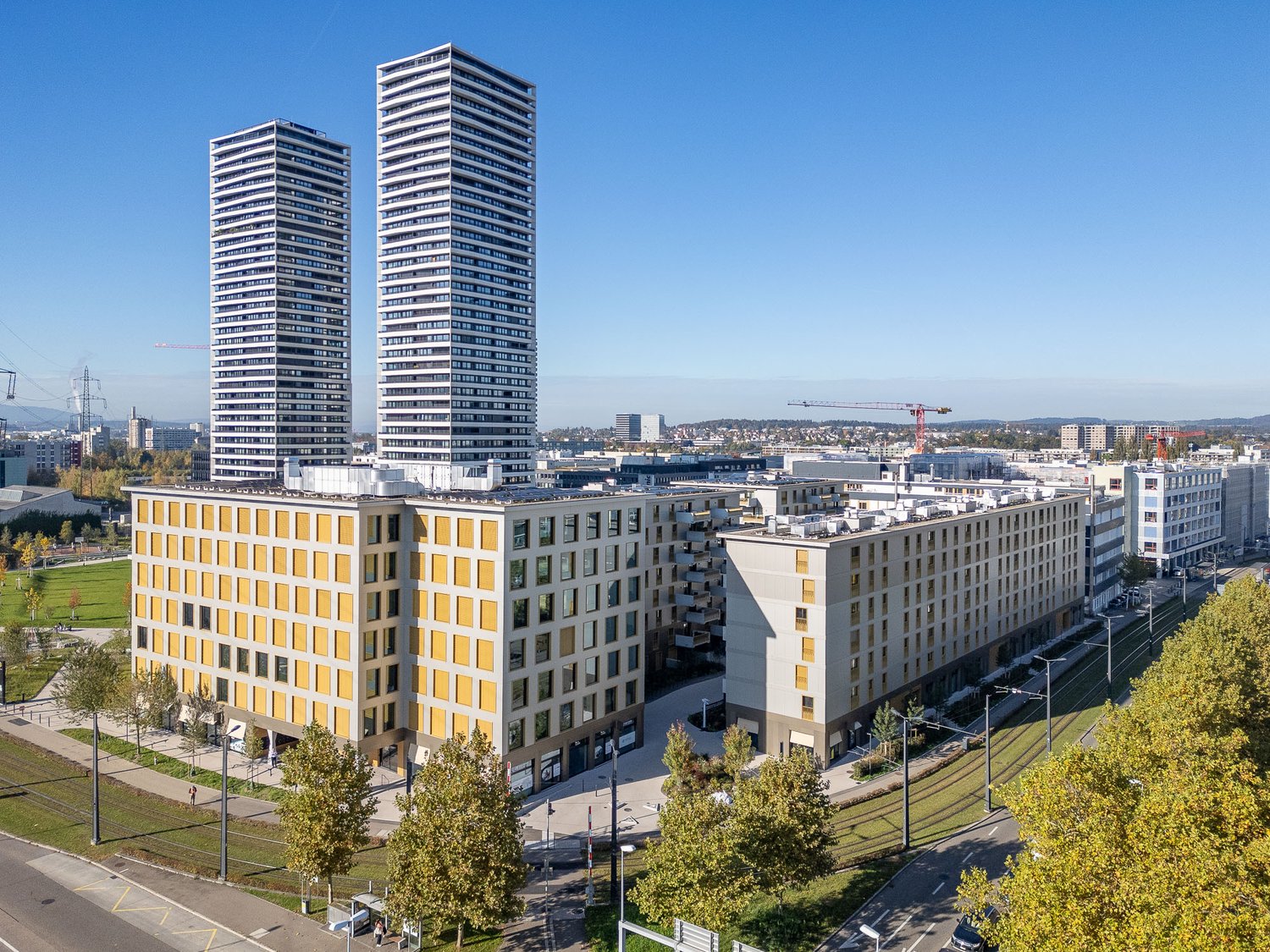 885m² office