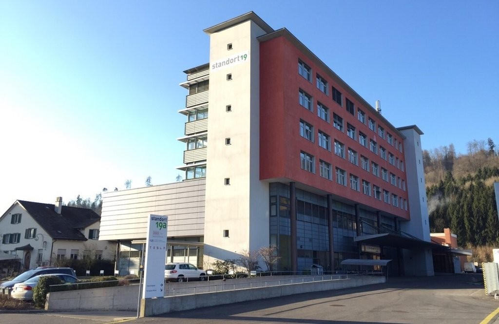 280m² commercial