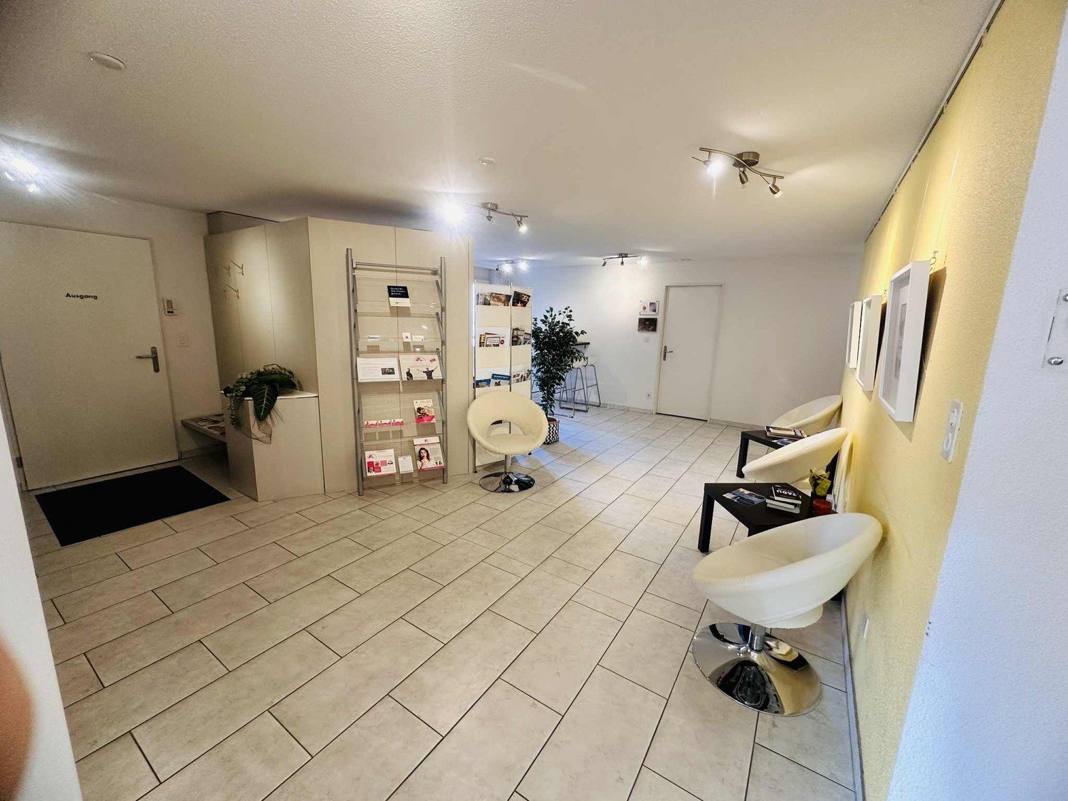 28m² office