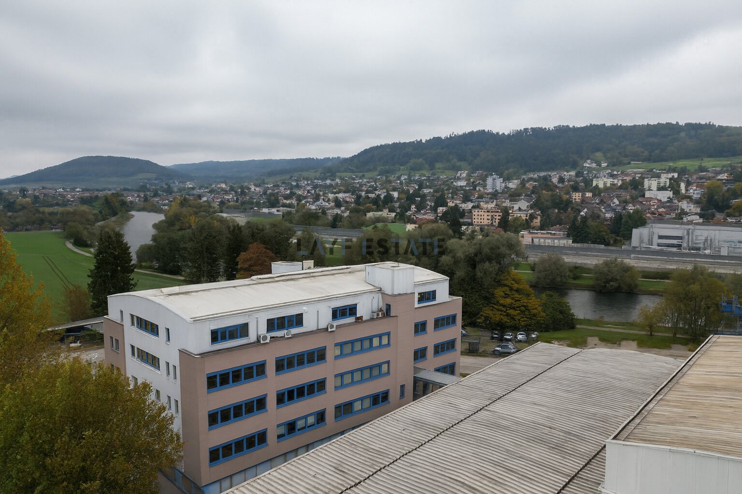 567m² bureau