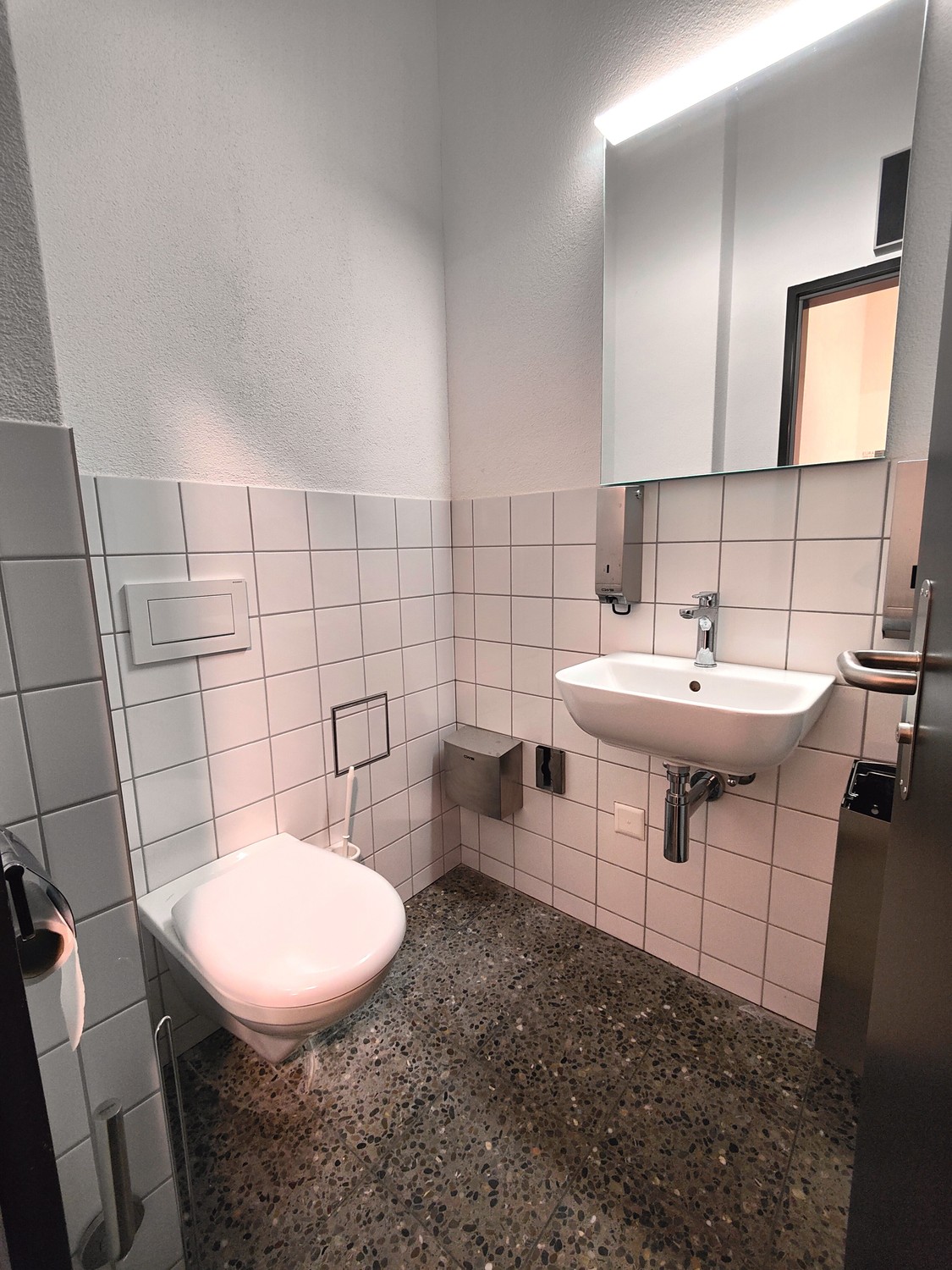 258m² office