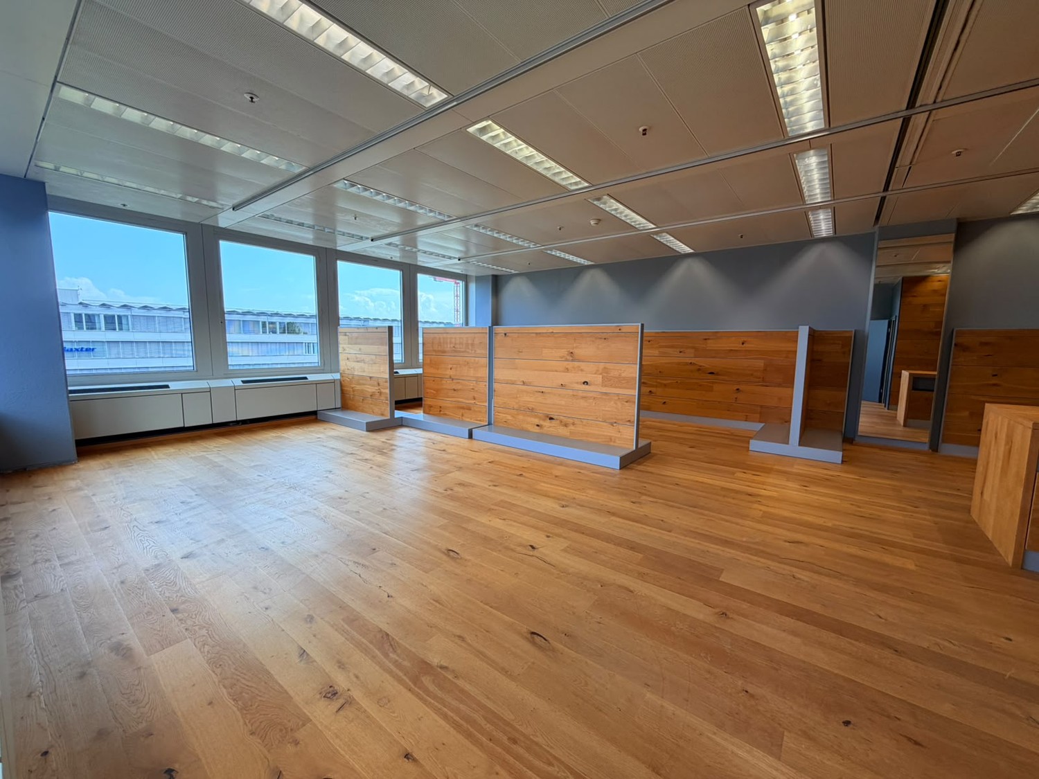 137m² commercial
