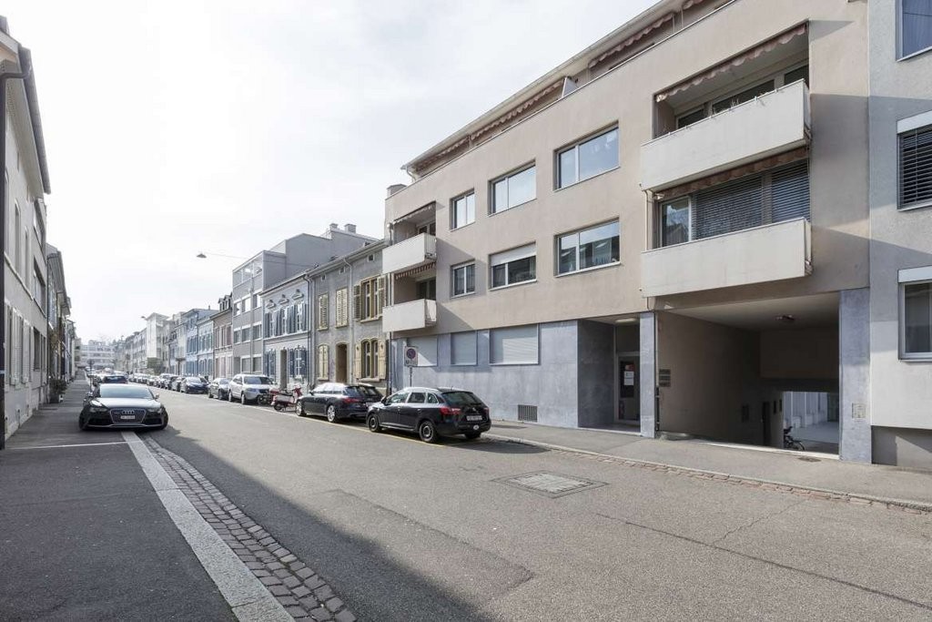 340m² office