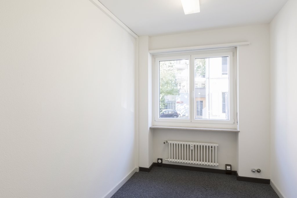 340m² office