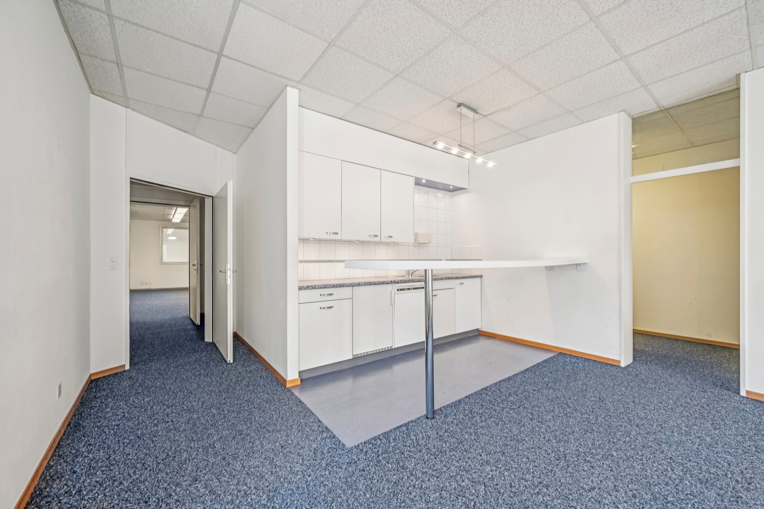 330m² office
