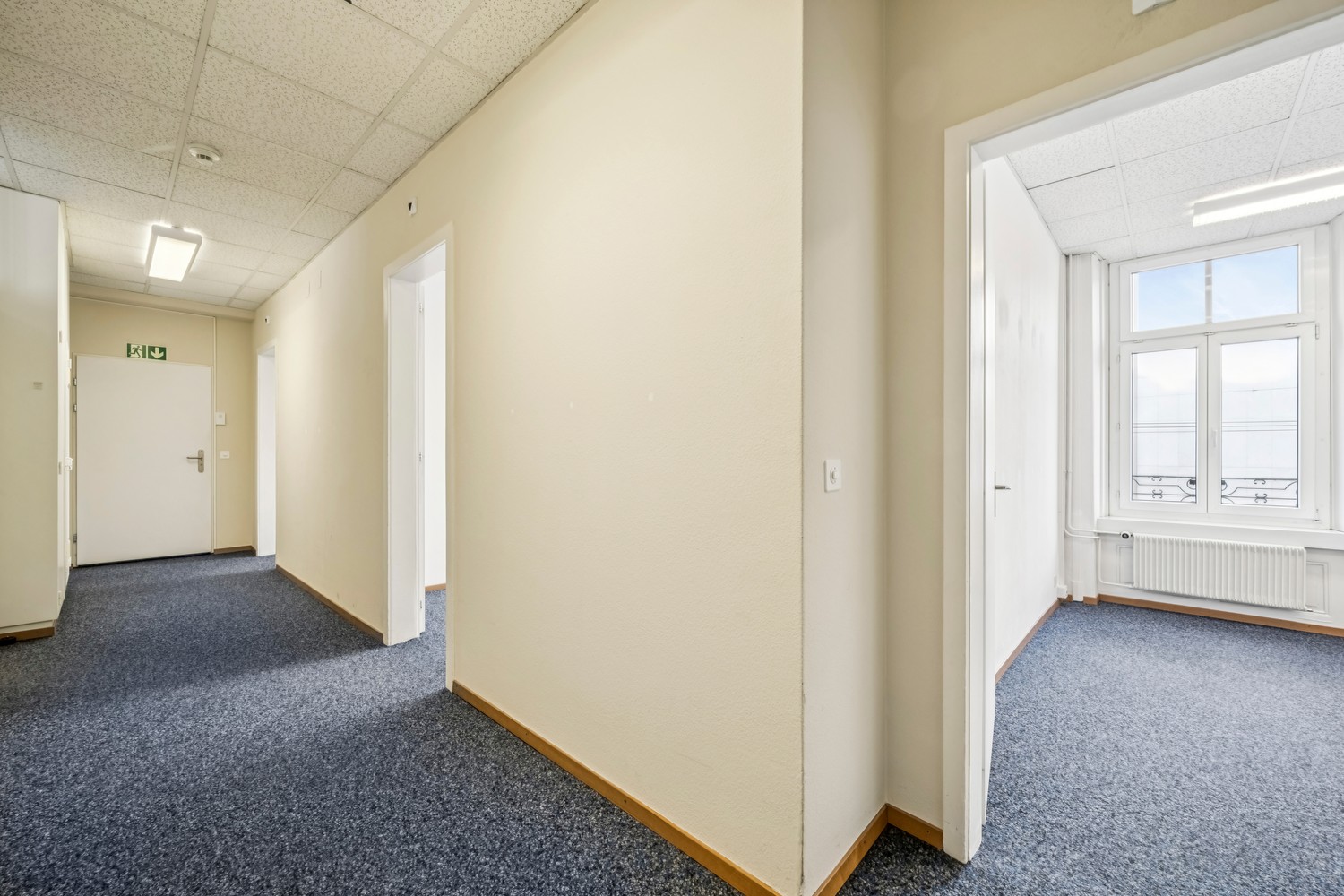 330m² office
