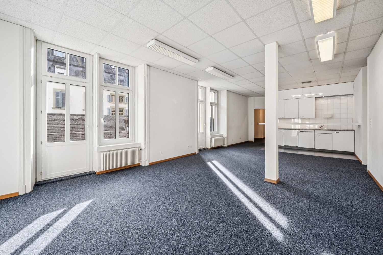 330m² office