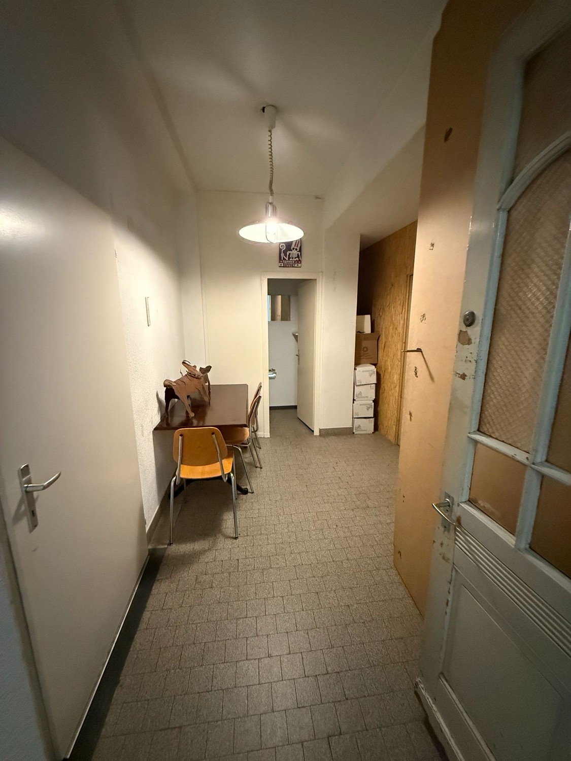 60m² shop
