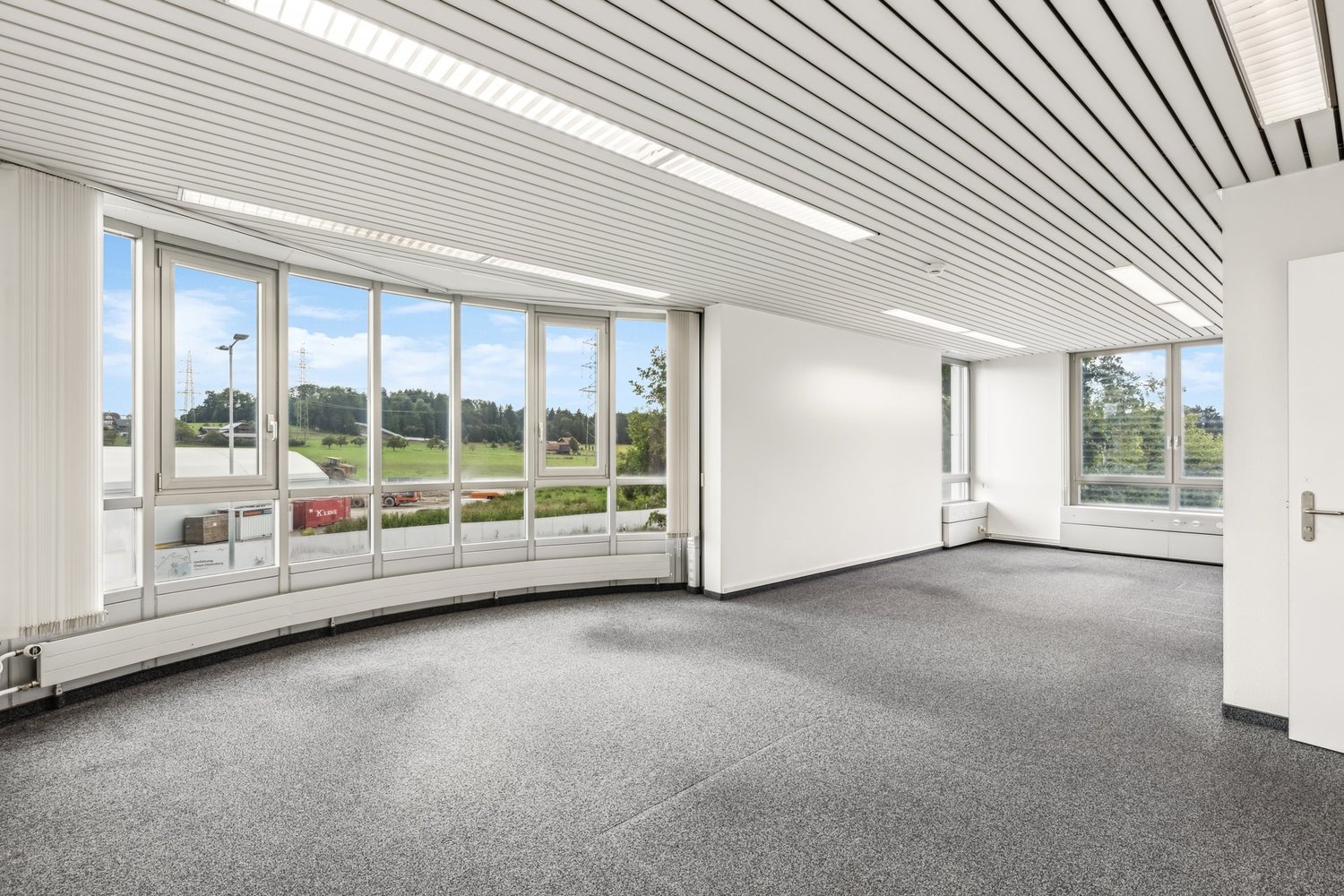 501m² office