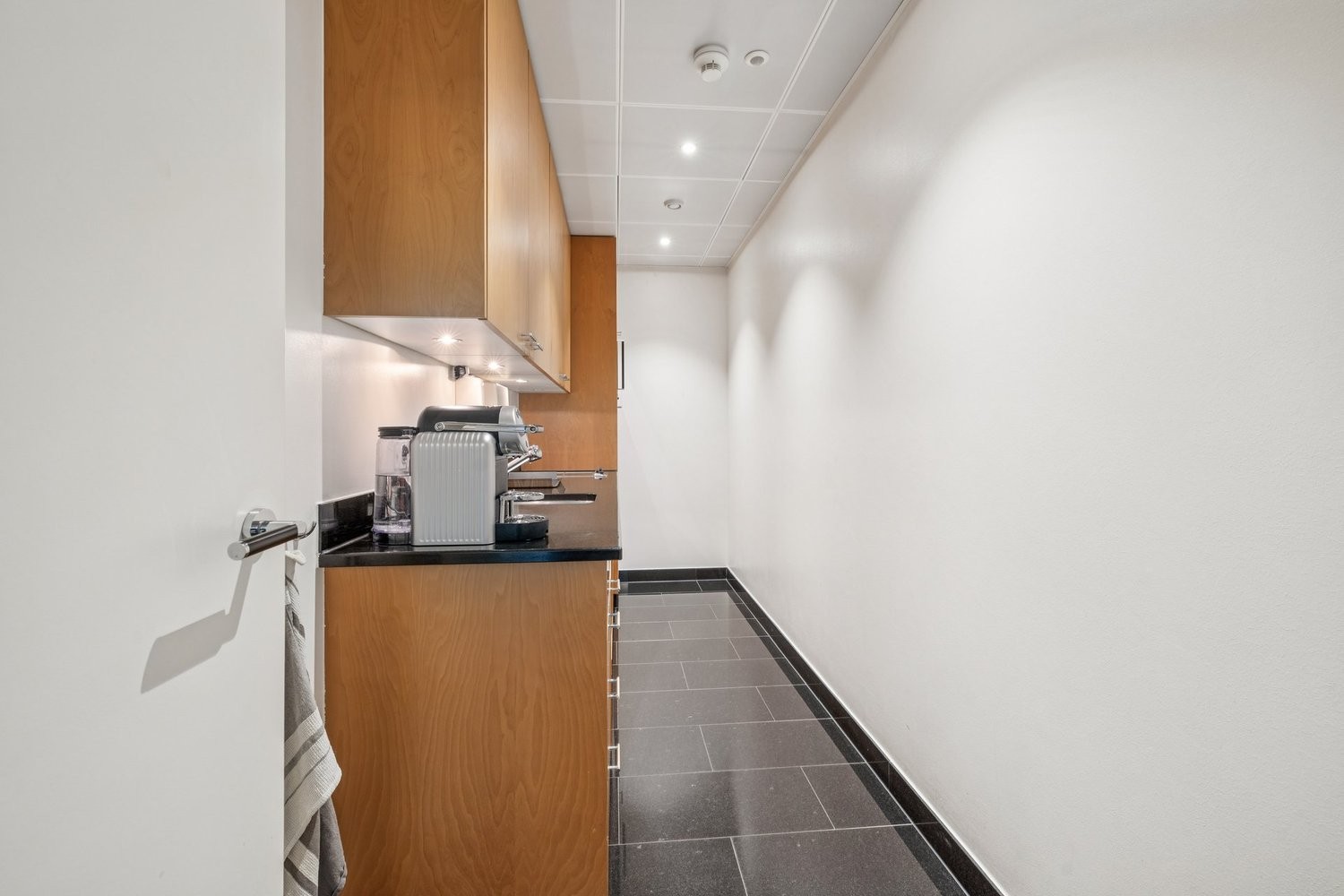 236m² office