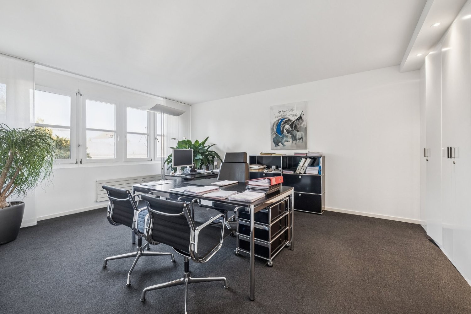 236m² office