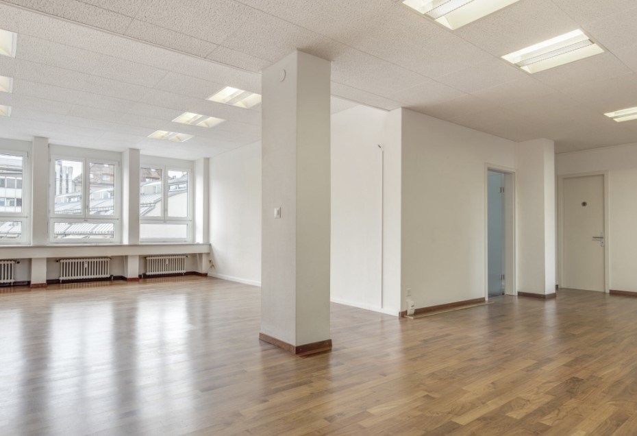245m² office