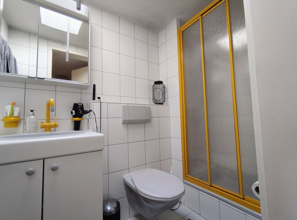 1 room single room