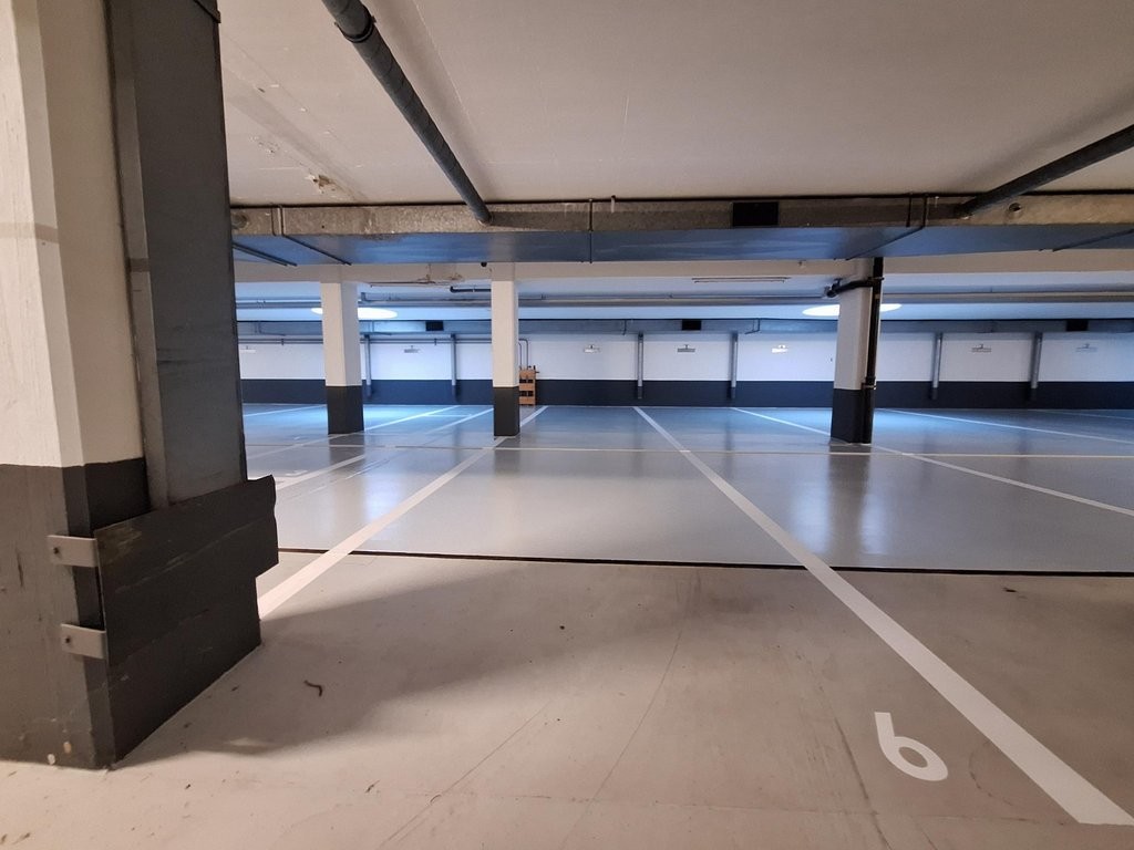 Underground slot
